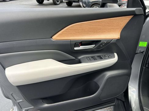 New 2026 Toyota Grand Highlander AWD image 18