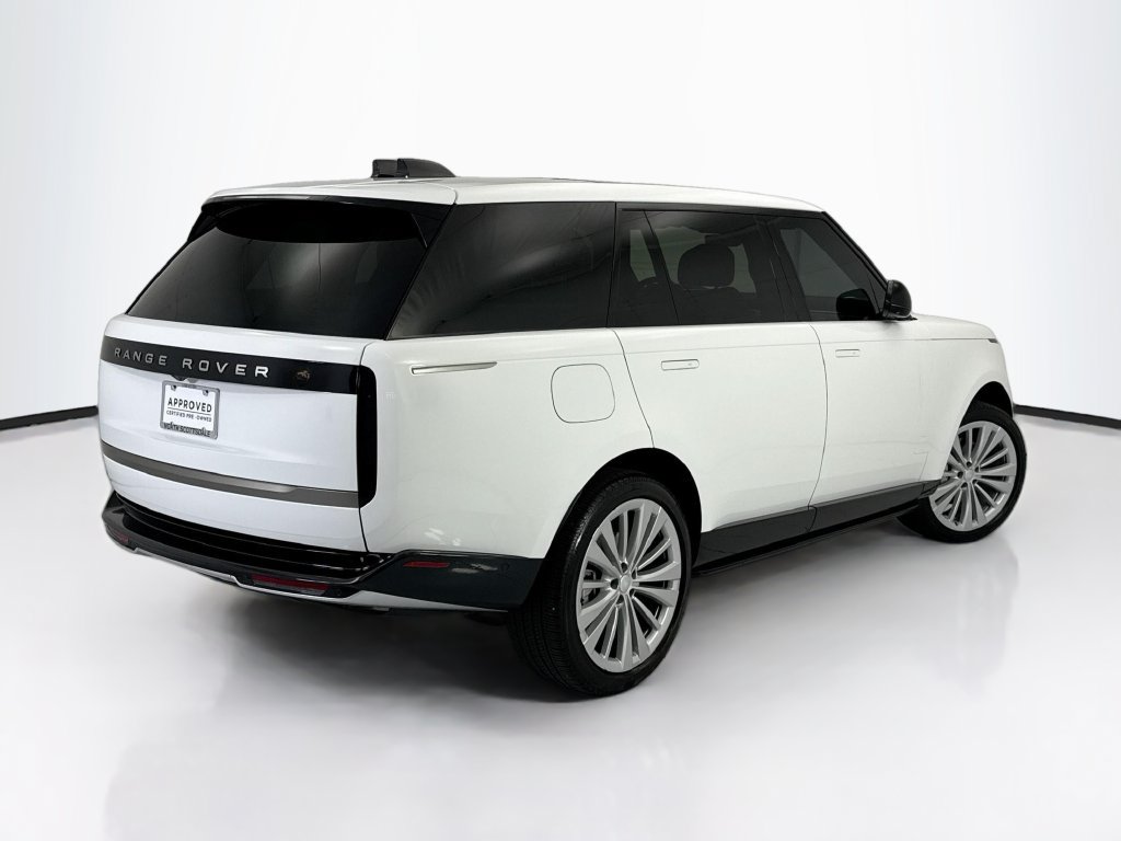 Certified 2025 Land Rover Range Rover Long Wheelbase SE AWD/4WD image 5