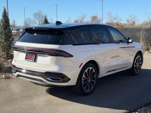 New 2026 Lincoln Nautilus Reserve image 5