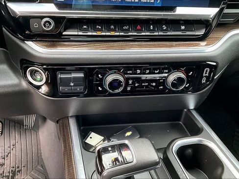 Used 2022 Chevrolet Silverado 1500 LT Trail Boss w/ Convenience Package II AWD/4WD image 26