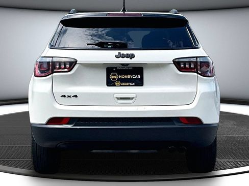 Used 2019 Jeep Compass Latitude AWD/4WD image 5