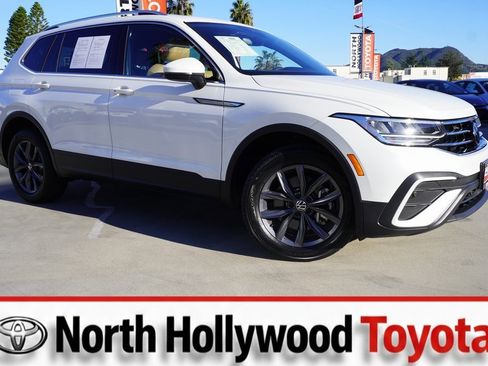 Used 2023 Volkswagen Tiguan SE image 1