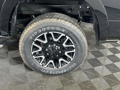 New 2025 RAM 2500 Limited w/ Towing Technology Group image 17