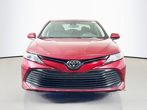 Used 2020 Toyota Camry LE image 2