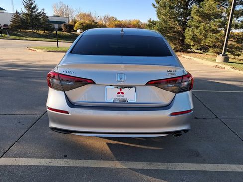 Used 2022 Honda Civic Sport image 11