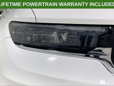 Used 2024 Jeep Grand Cherokee Overland w/ Luxury Tech Group IV AWD/4WD image 37
