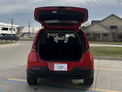 Used 2022 Kia Soul LX w/ Technology Package image 8