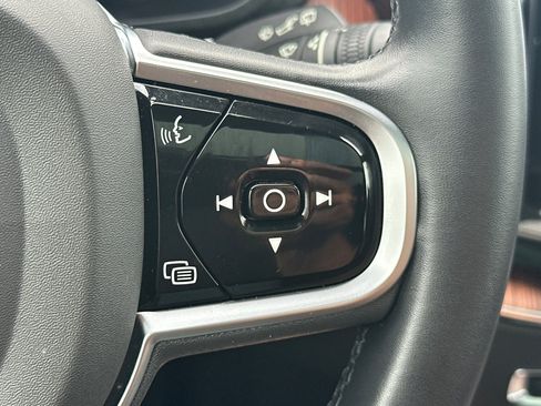 Used 2023 Volvo XC60 B5 Plus w/ Climate Package FWD image 29