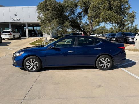 Used 2021 Nissan Altima 2.5 S w/ Driver Assist Package image 3