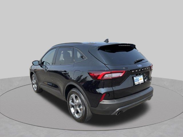Used 2025 Ford Escape ST-Line Select AWD/4WD image 3