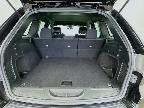 Used 2019 Jeep Grand Cherokee Laredo RWD image 17