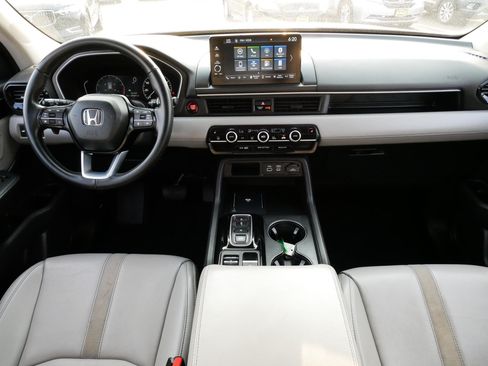 Used 2023 Honda Pilot EX-L image 10