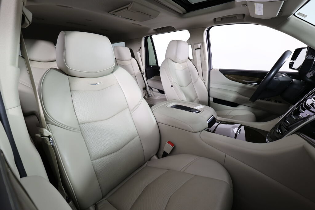 Used 2020 Cadillac Escalade Luxury AWD/4WD image 27