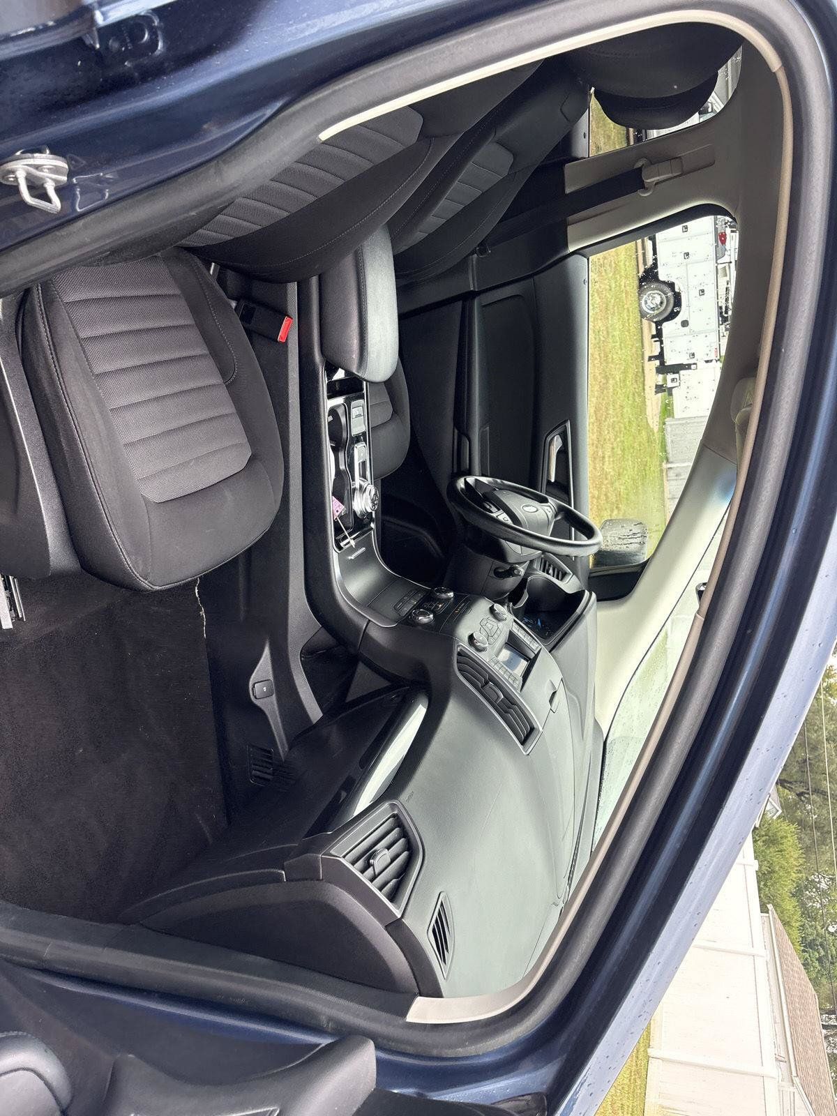 Used 2019 Ford Edge SE FWD image 13