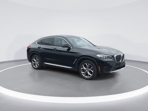 Used 2023 BMW X4 xDrive30i w/ Premium Package image 2