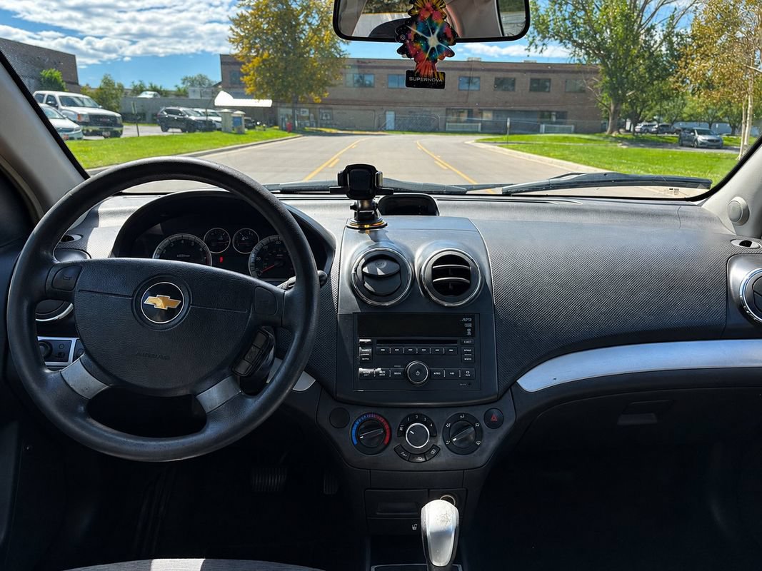 Used 2010 Chevrolet Aveo LT w/ LPO, Bodyside Molding Package FWD image 11