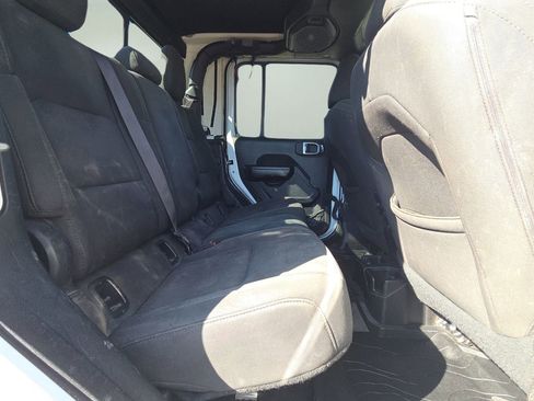 Used 2020 Jeep Gladiator Sport image 14