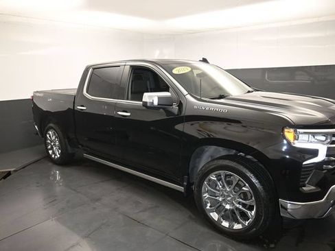 Used 2023 Chevrolet Silverado 1500 LTZ w/ LTZ Premium Package AWD/4WD image 31