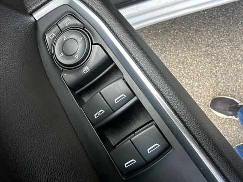 Used 2023 Chevrolet Silverado 1500 LT image 29