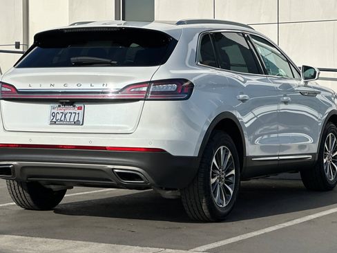 Used 2022 Lincoln Nautilus Reserve w/ Luxury Package image 3