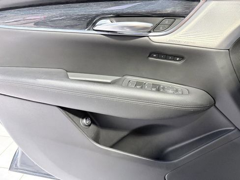 Used 2020 Cadillac XT5 Premium Luxury image 36