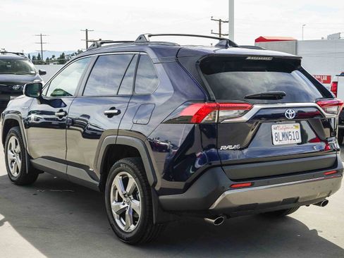 Certified 2019 Toyota RAV4 Limited w/ Carpet Mat Package image 5