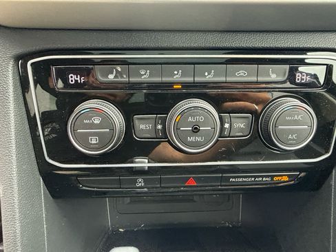 Used 2023 Volkswagen Atlas SE w/ Panoramic Sunroof Package AWD/4WD image 15