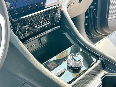 New 2025 Jeep Grand Cherokee Limited w/ Trailer Tow Package image 11