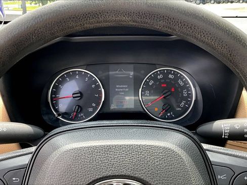 Used 2019 Toyota RAV4 LE FWD image 17