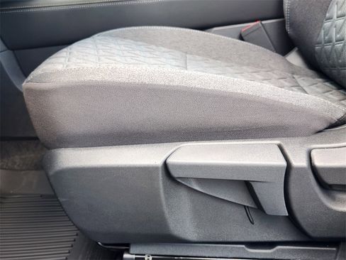 New 2025 Nissan Kicks SV w/ SV Premium Package image 18