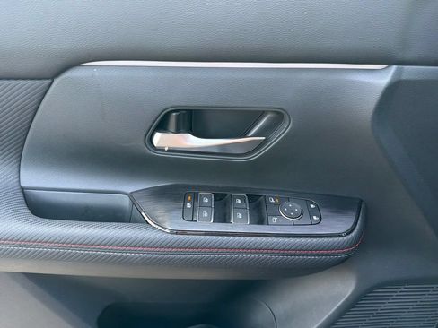 Used 2025 Nissan Kicks SR w/ SR Premium Package AWD/4WD image 19