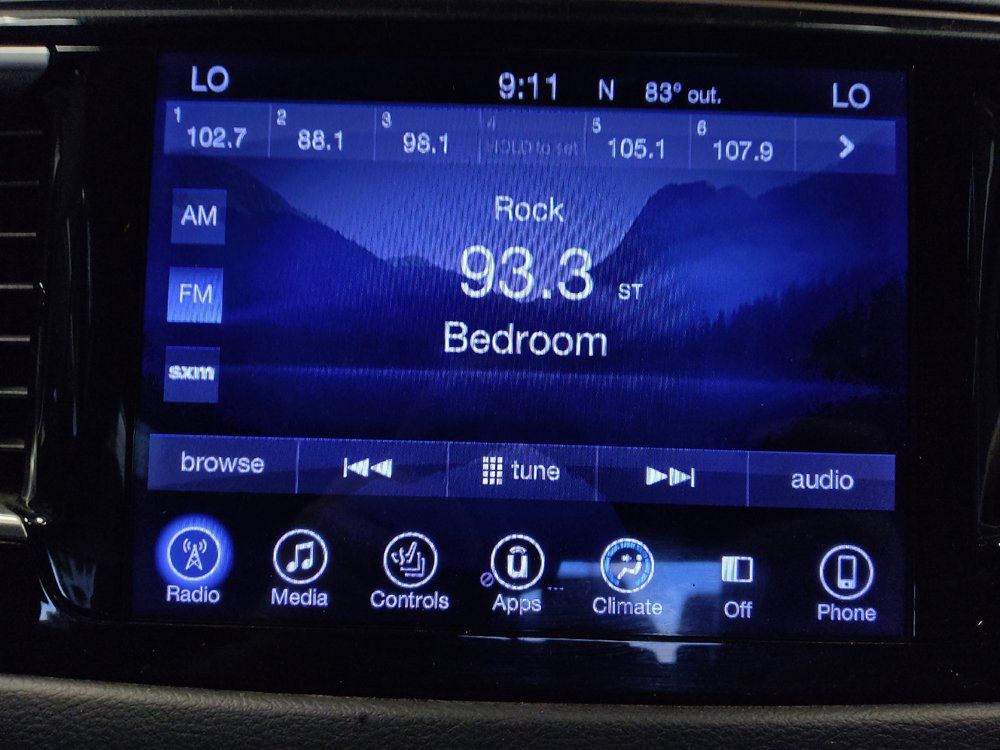 Used 2017 Chrysler Pacifica Touring-L Plus FWD image 25