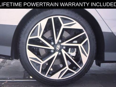 Used 2024 Hyundai Ioniq 6 SEL RWD image 17