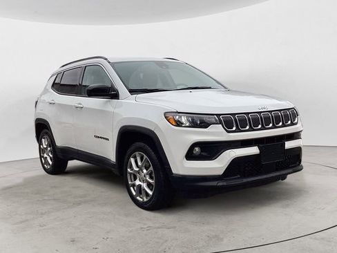 Certified 2022 Jeep Compass Latitude image 7