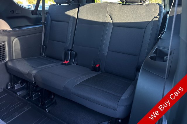 Used 2025 Chevrolet Suburban LS RWD image 19