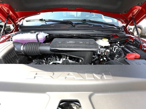 New 2026 RAM 1500 Express AWD/4WD image 18