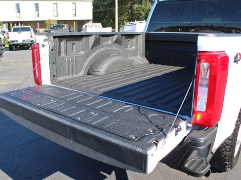 Used 2024 Ford F250 XL image 15