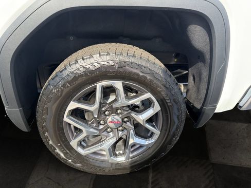 Certified 2026 GMC Sierra 1500 SLT w/ SLT Convenience Package AWD/4WD image 10