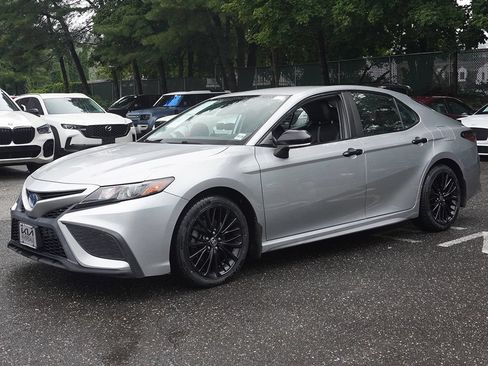 Used 2022 Toyota Camry SE w/ Convenience Package FWD image 6