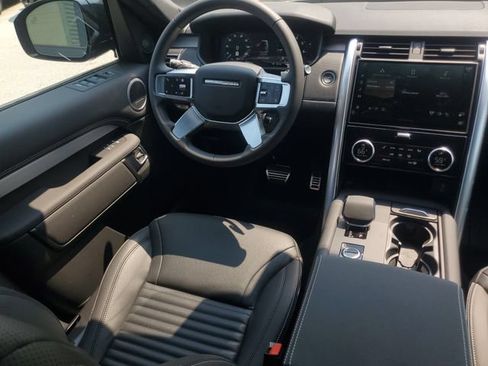 Used 2026 Land Rover Discovery Limited Edition AWD/4WD image 15