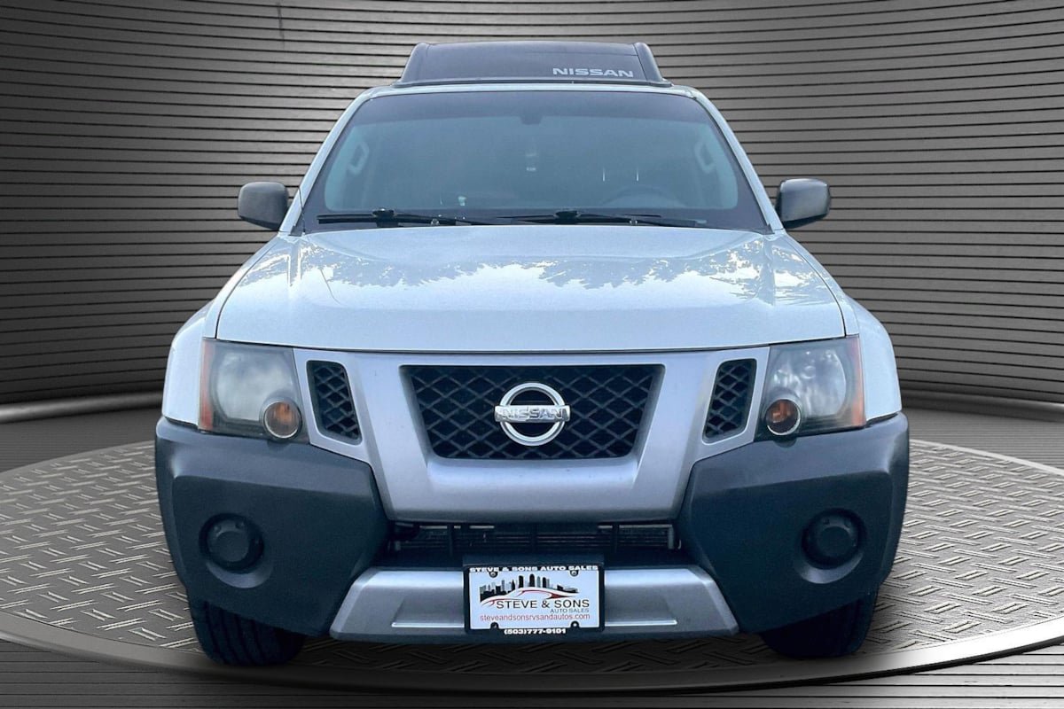 Used 2015 Nissan Xterra S RWD image 2