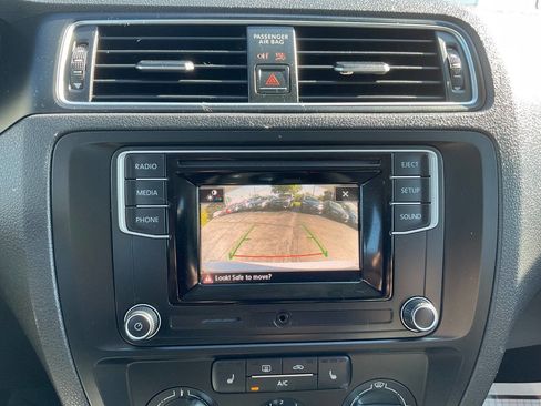 Used 2017 Volkswagen Jetta S w/ Jetta S Cold Weather Package FWD image 12