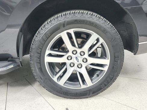 Used 2022 Ford Expedition Limited RWD image 54