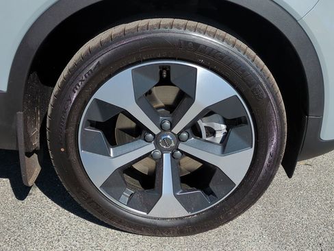 New 2025 Volvo XC40 B5 Core w/ Protection Package Premier image 11