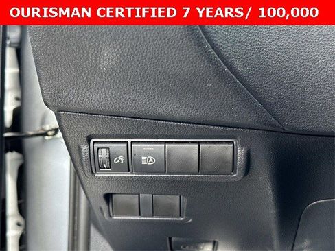 Used 2024 Toyota Corolla Cross LE image 23