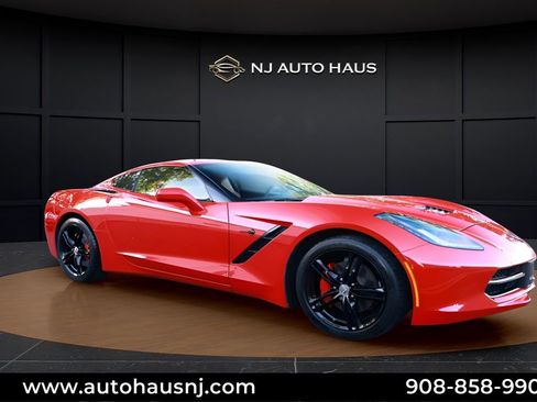 Used 2016 Chevrolet Corvette Stingray Coupe RWD image 1
