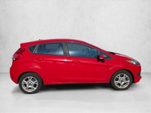 Used 2015 Ford Fiesta SE FWD image 4
