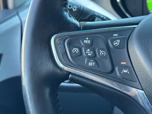 Used 2020 Chevrolet Bolt Premier w/ Infotainment Package image 34