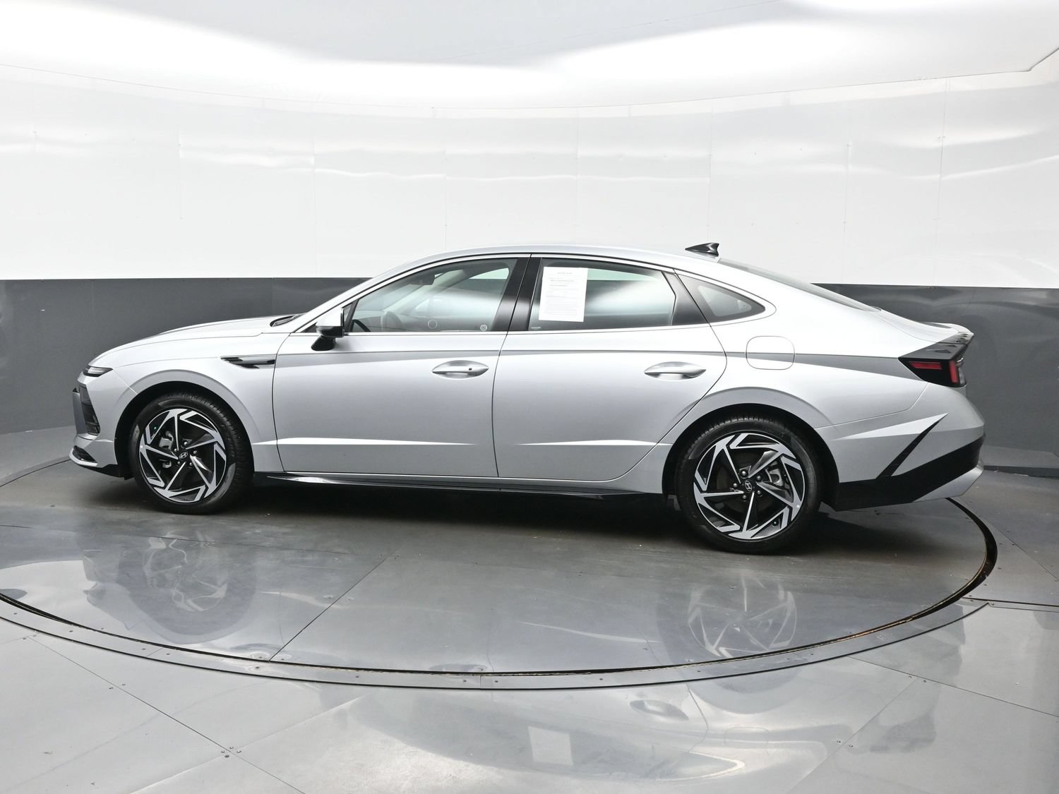 Certified 2026 Hyundai Sonata SEL FWD image 3