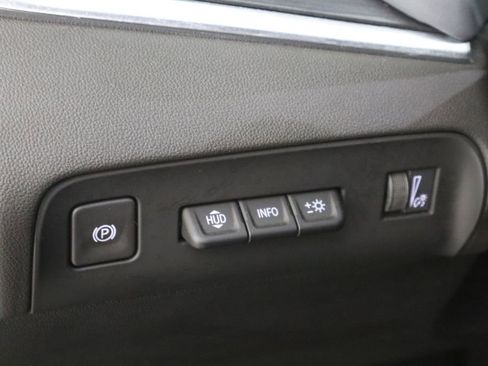 Used 2024 Buick Enclave Premium image 17